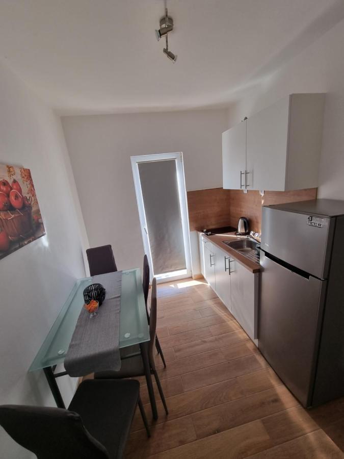 Apartments Lili บีโอกราดนาโมรู ภายนอก รูปภาพ