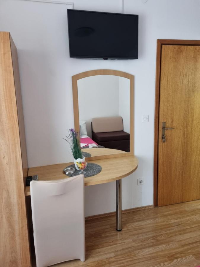 Apartments Lili บีโอกราดนาโมรู ภายนอก รูปภาพ
