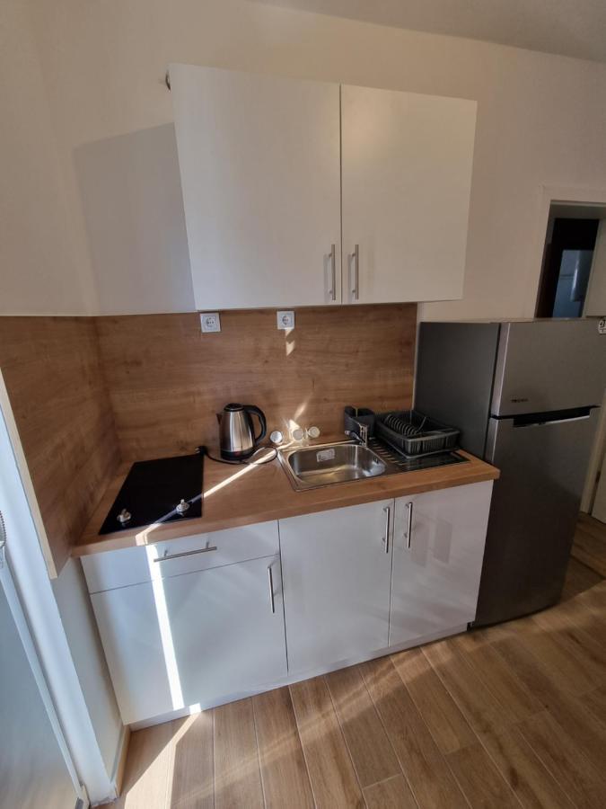Apartments Lili บีโอกราดนาโมรู ภายนอก รูปภาพ