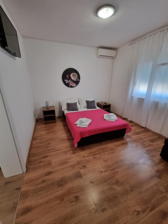 Apartments Lili บีโอกราดนาโมรู ภายนอก รูปภาพ