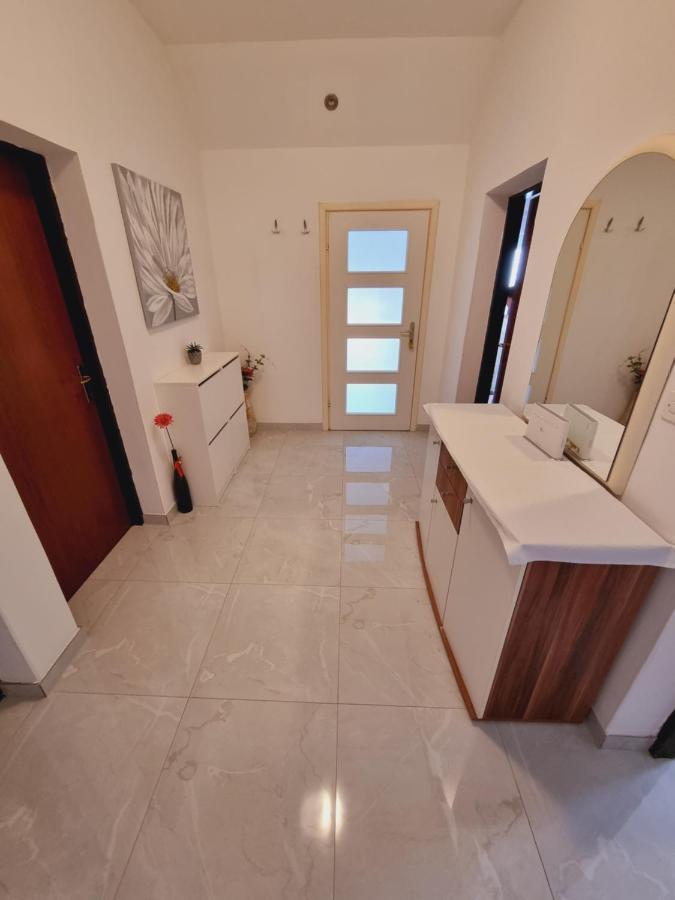 Apartments Lili บีโอกราดนาโมรู ภายนอก รูปภาพ