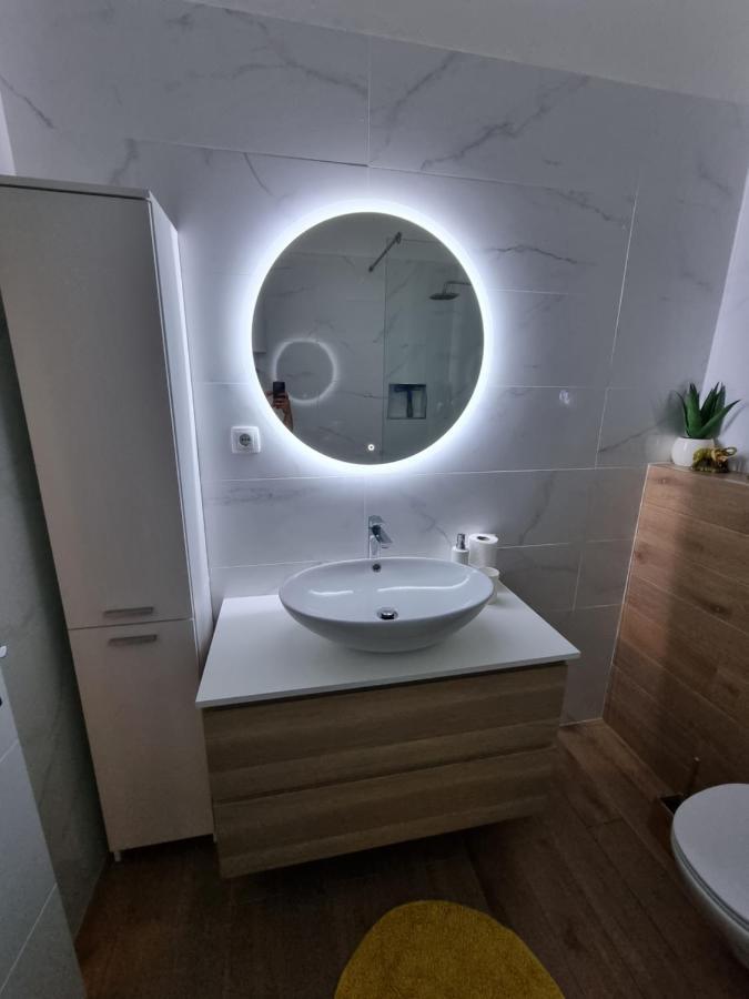 Apartments Lili บีโอกราดนาโมรู ภายนอก รูปภาพ
