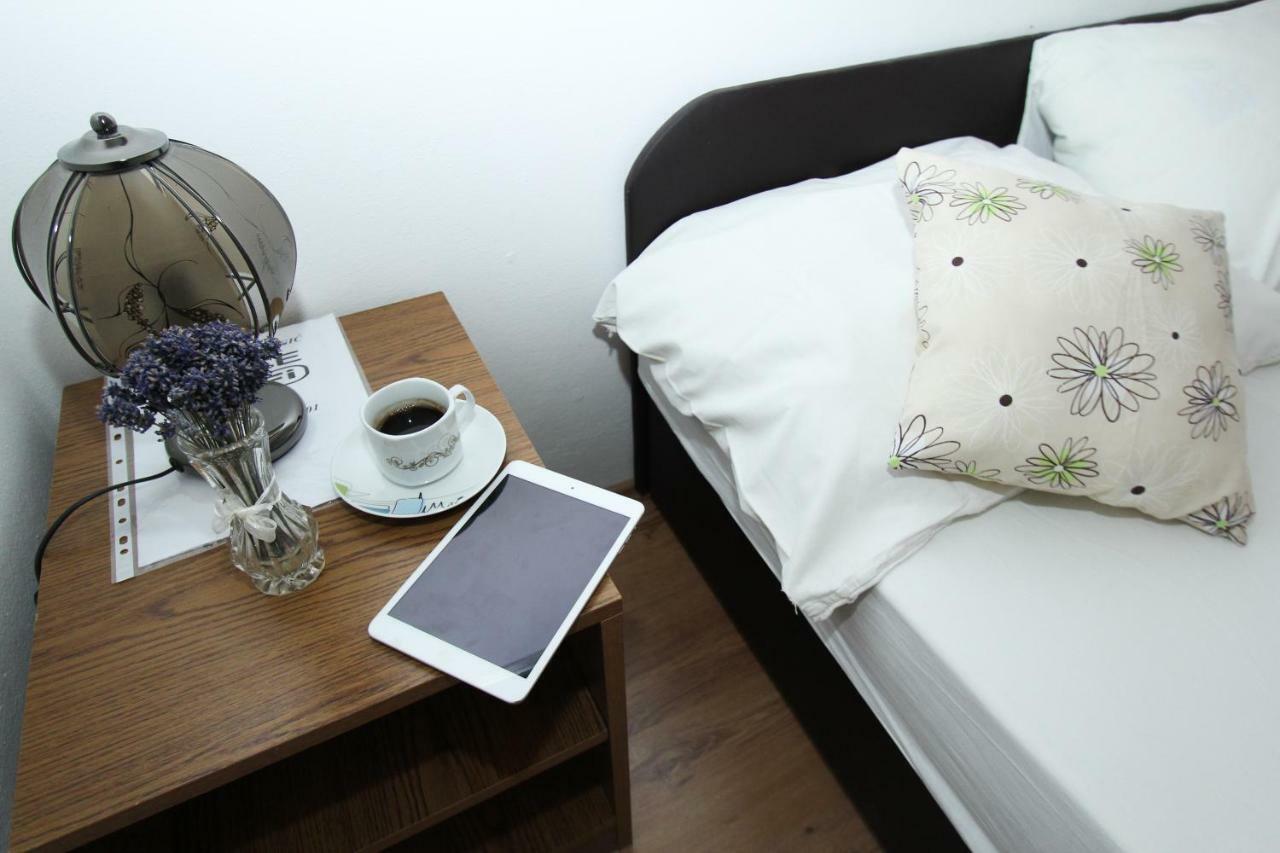 Apartments Lili บีโอกราดนาโมรู ภายนอก รูปภาพ